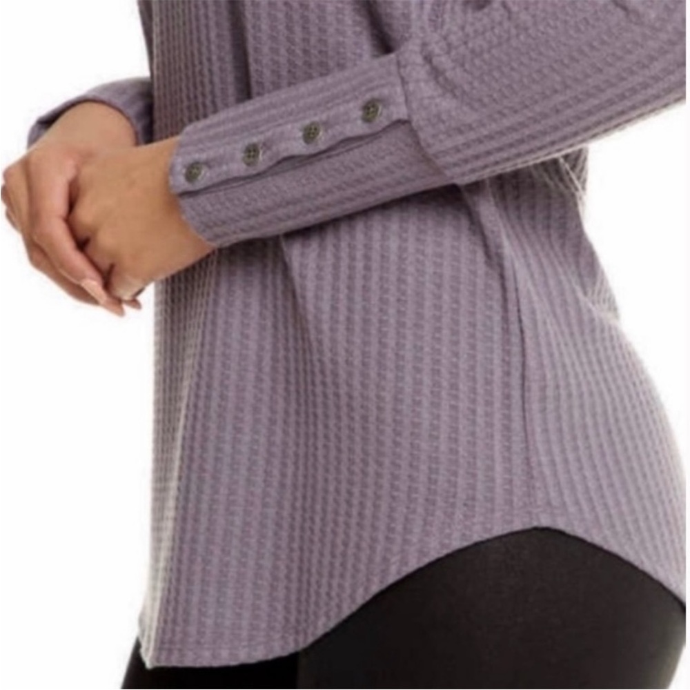 NWOT, Chaser, Women’s LS Waffle top, buttons at wrists, rounded hem - Picture 4 of 7